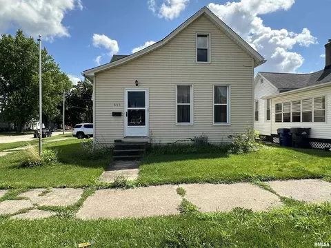 551 N 3rd Ave, Clinton, IA 52732
