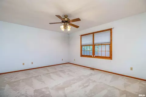 5335 19th Ave, Moline, IL 61265 photo 13