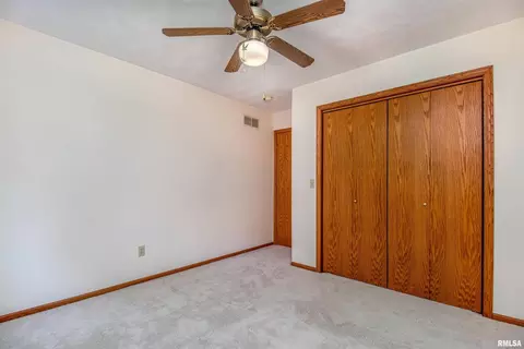 5335 19th Ave, Moline, IL 61265 photo 18