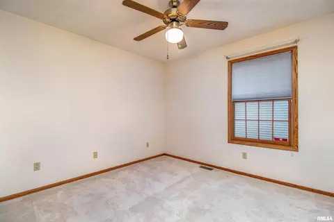 5335 19th Ave, Moline, IL 61265 photo 17