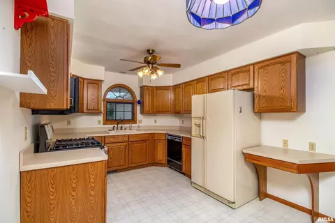 5335 19th Ave, Moline, IL 61265 photo 10