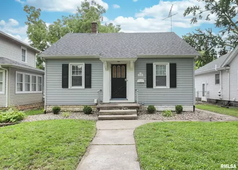 2709 Tremont Ave, Davenport, IA 52803