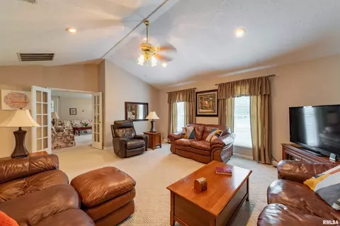 807 Aurora Ln, Marion, IL 62959 photo 9