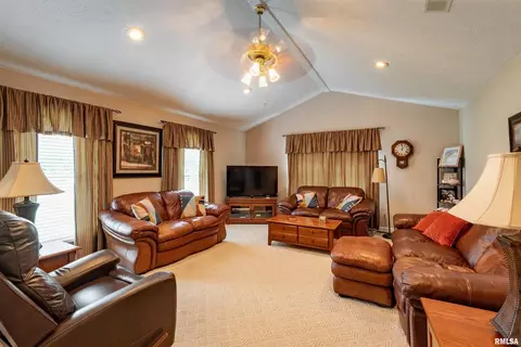 807 Aurora Ln, Marion, IL 62959 photo 8