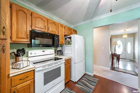 807 Aurora Ln, Marion, IL 62959 photo 10