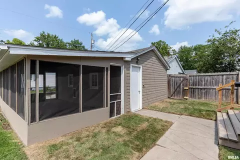1632 18th St #A, Moline, IL 61265 photo 5