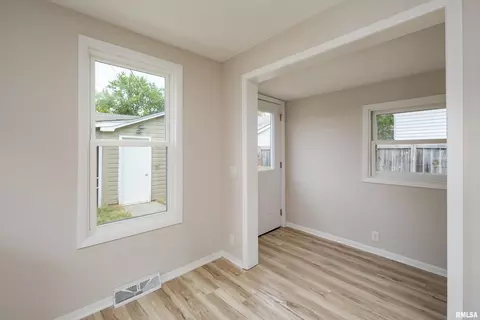 1632 18th St #A, Moline, IL 61265 photo 11