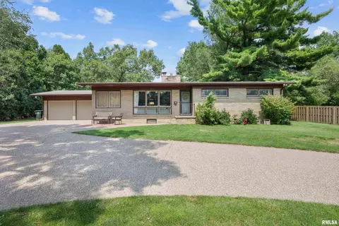 2524 E 32nd St, Davenport, IA 52807