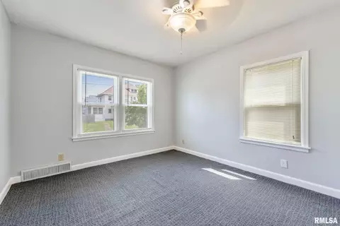 1320 19th Ave, Moline, IL 61265 photo 6