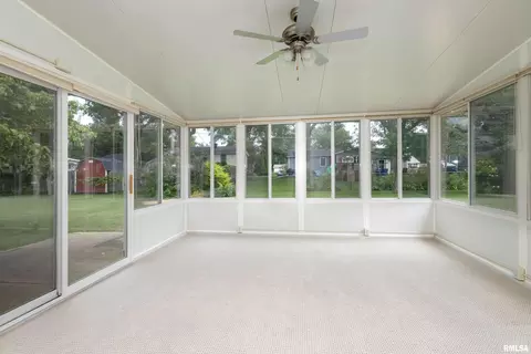 515 N 5th St, Eldridge, IA 52748 photo 5