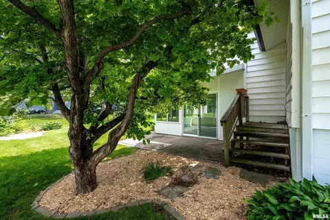 515 N 5th St, Eldridge, IA 52748 photo 21