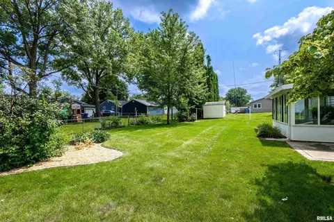 515 N 5th St, Eldridge, IA 52748 photo 22