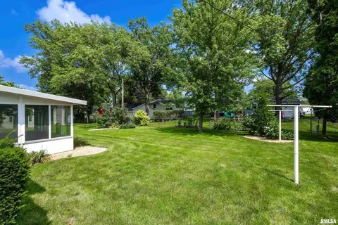 515 N 5th St, Eldridge, IA 52748 photo 25