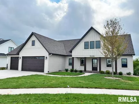 5136 Lakeside Ct, Bettendorf, IA 52722