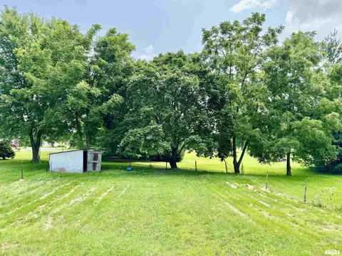 1004 13th St, Viola, IL 61486 photo 3