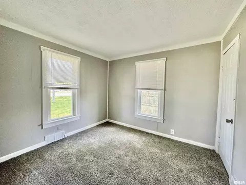 1004 13th St, Viola, IL 61486 photo 17