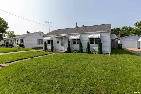 3814 10th Avenue Pl, Moline, IL 61265