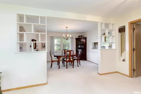 2808 26th St, Moline, IL 61265 photo 11