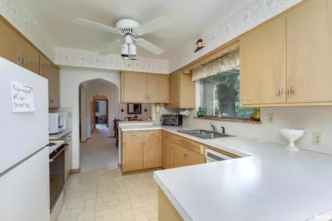 2808 26th St, Moline, IL 61265 photo 8