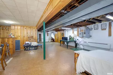 2808 26th St, Moline, IL 61265 photo 24