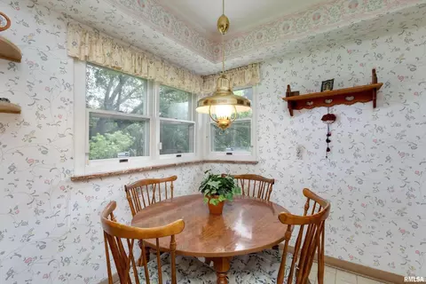 2808 26th St, Moline, IL 61265 photo 10
