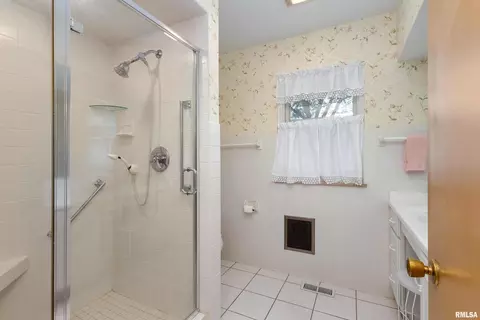 2808 26th St, Moline, IL 61265 photo 15