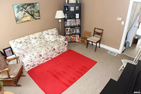 1507 1507 12 18th St, Moline, IL 61265 photo 3