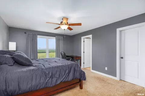 357 Lynnea Dr, Eldridge, IA 52748 photo 13