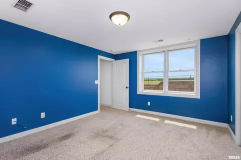 357 Lynnea Dr, Eldridge, IA 52748 photo 26
