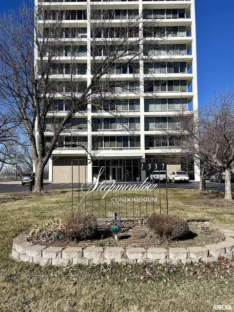 1337 21st Ave #5B, Rock Island, IL 61201