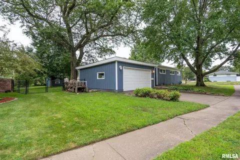 1815 37th St, Moline, IL 61265 photo 32