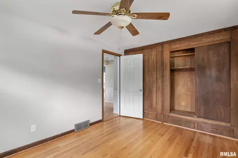 1815 37th St, Moline, IL 61265 photo 19