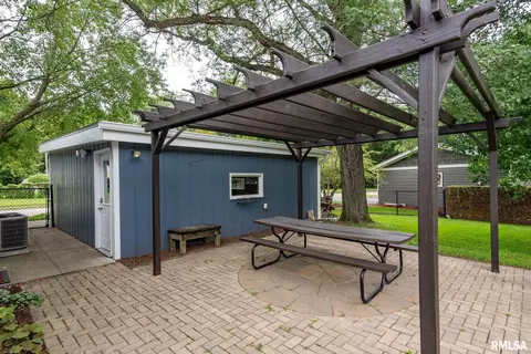 1815 37th St, Moline, IL 61265 photo 24