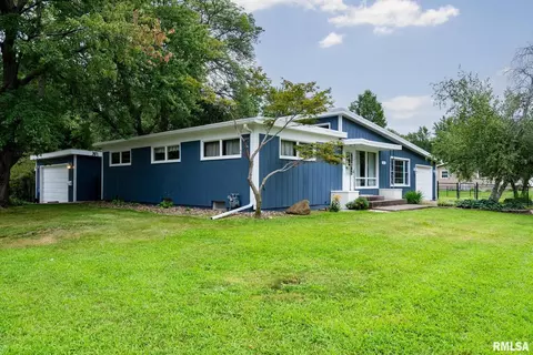 1815 37th St, Moline, IL 61265 photo 2