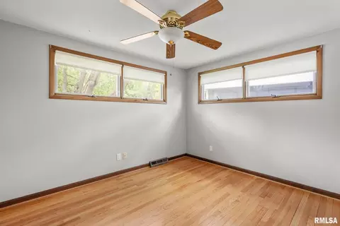 1815 37th St, Moline, IL 61265 photo 18