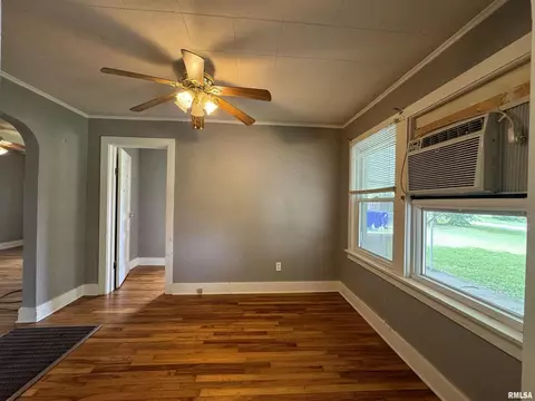 405 Oak St, Anna, IL 62906 photo 7
