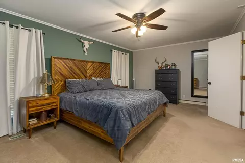 303 E Bond St, Benton, IL 62812 photo 15