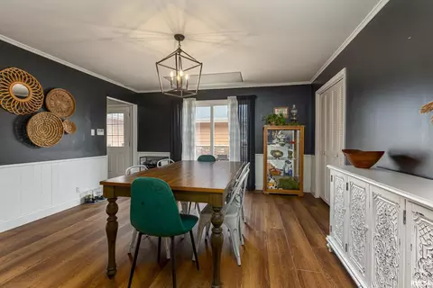 303 E Bond St, Benton, IL 62812 photo 13