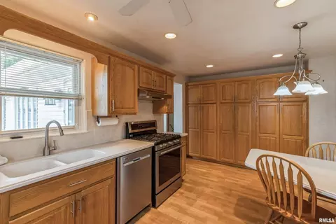 4516 21st Ave, Moline, IL 61265 photo 18