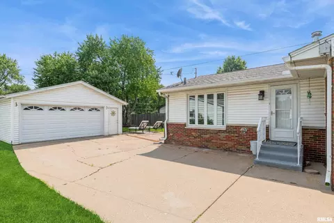4516 21st Ave, Moline, IL 61265 photo 4