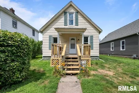 4527 15th Ave, Rock Island, IL 61201