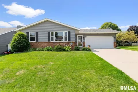 1433 W 48th St, Davenport, IA 52806