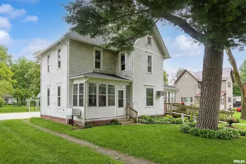 1011 8th St, Erie, IL 61250