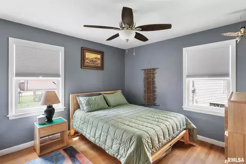 2411 29th St, Moline, IL 61265 photo 21
