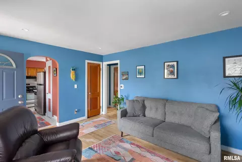 2411 29th St, Moline, IL 61265 photo 6