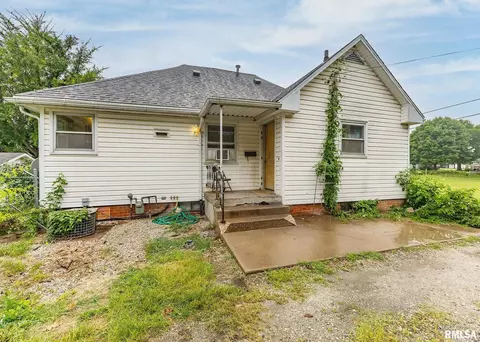 600 SW 7th St, Aledo, IL 61231