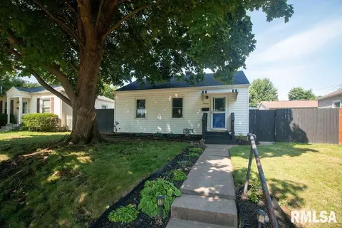 2624 Esplanade Ave, Davenport, IA 52803