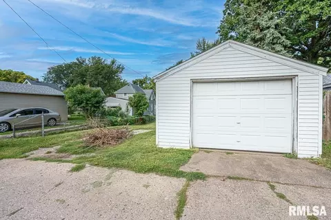 1312 3rd St #A, Moline, IL 61265 photo 8