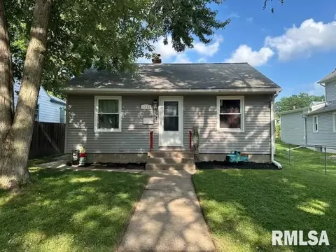 1312 3rd St #A, Moline, IL 61265