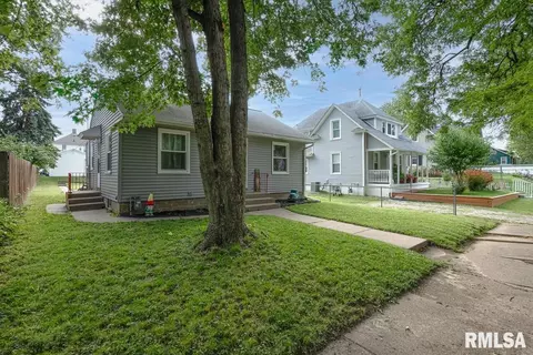 1312 3rd St #A, Moline, IL 61265 photo 4